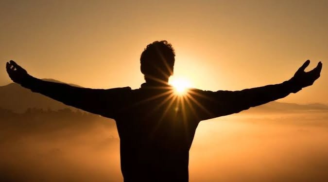 EMOÇÕES + PENSAMENTOS = SAÚDE 